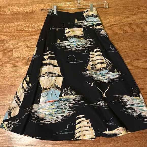 Beautiful Anthropologie midi skirt- size 2 - Picture 1 of 3